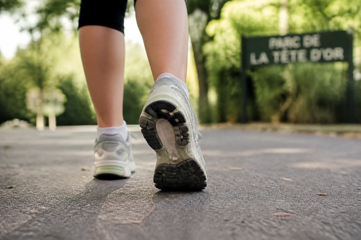 Marche lymphatique : la méthode douce pour soulager les jambes lourdes